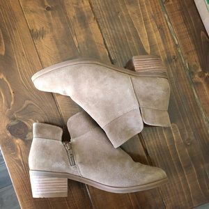 Light brown booties